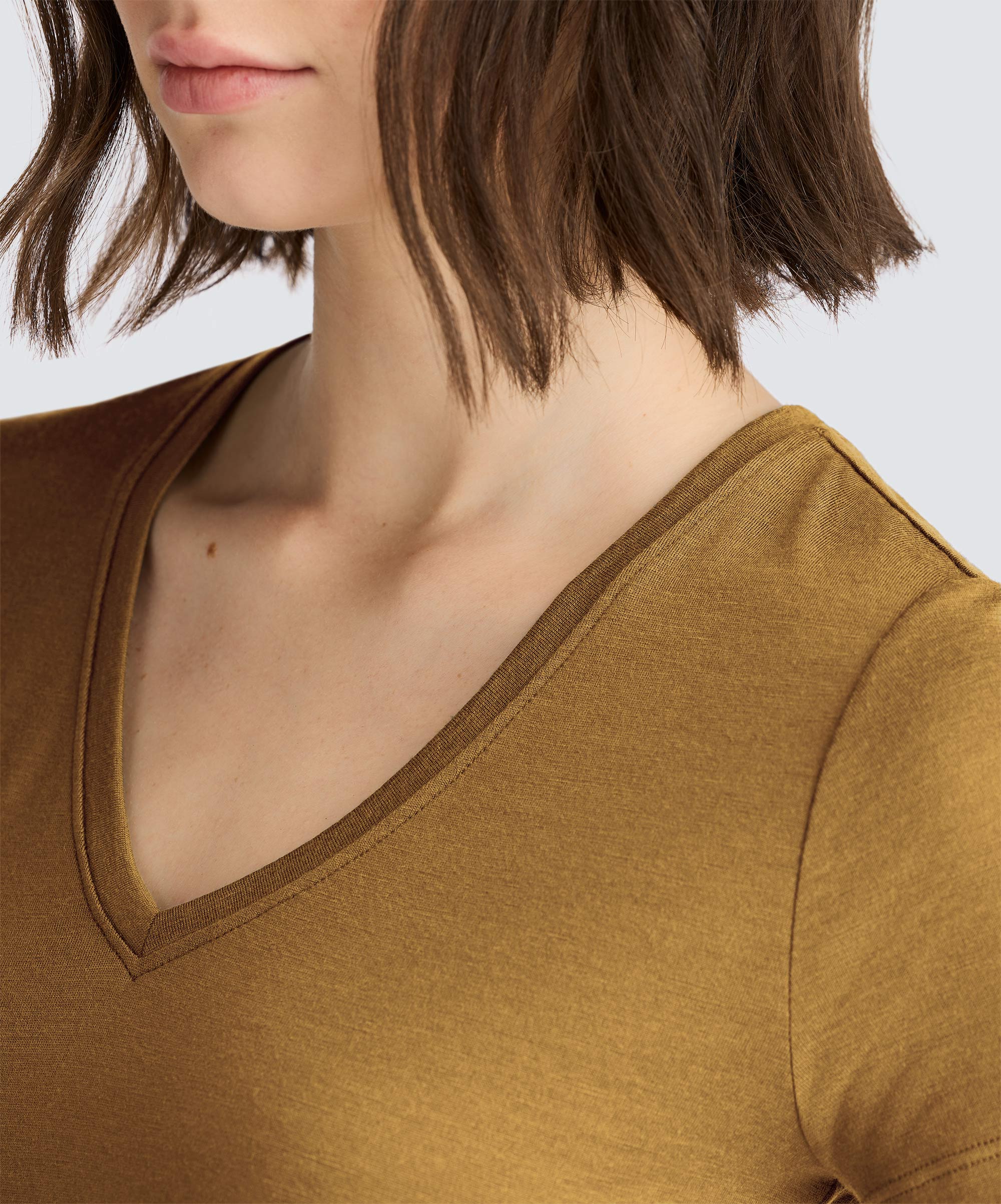 Women's Merino V-Neck T-Shirt - Image 40