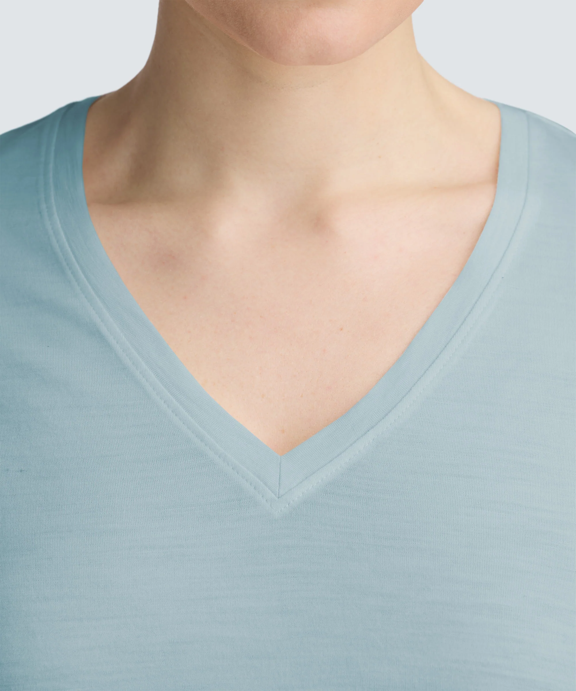 Women's Merino V-Neck T-Shirt - Image 60