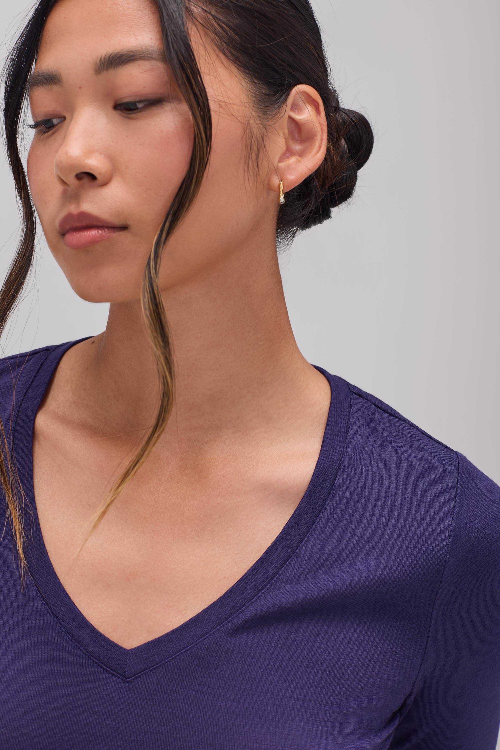 Women's Slim Merino Long Sleeve V-Neck - Image 13