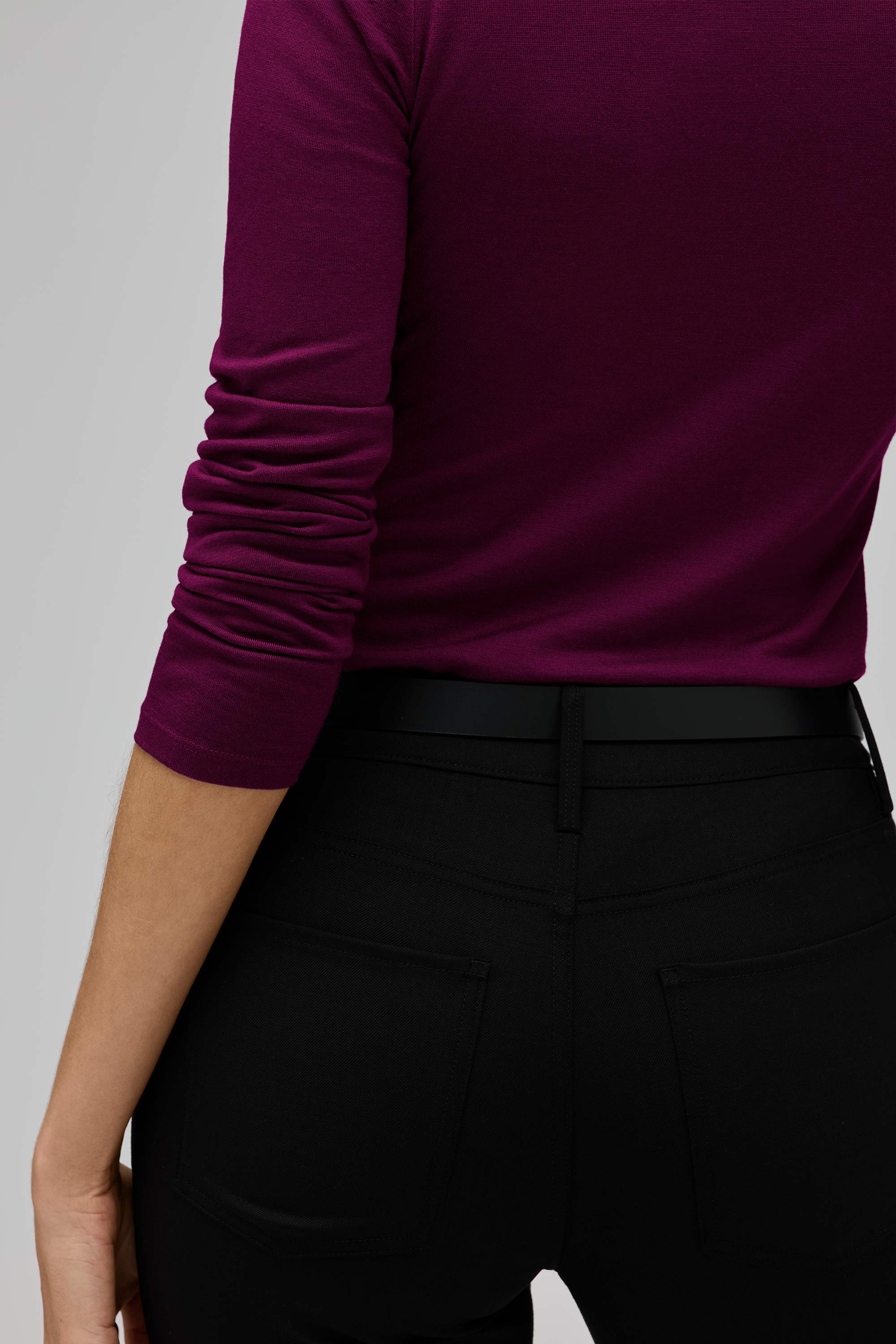 Women's Slim Merino Long Sleeve V-Neck - Image 32